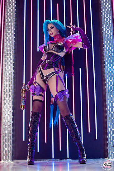Vera Andreeva aka Oichi sexy cosplay as Jinx from League of Legends